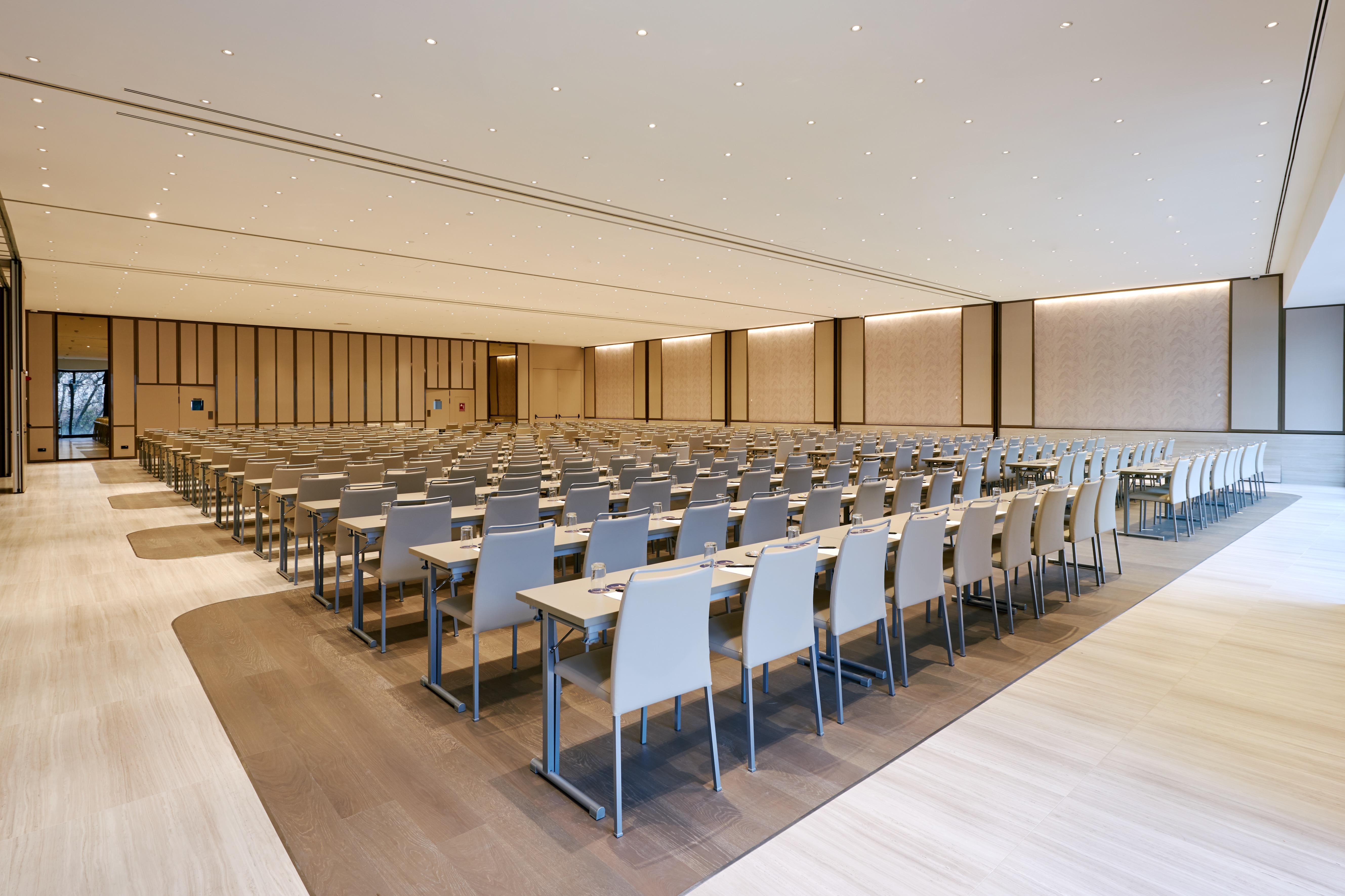 Vp Plaza Espana Design Madrid Esterno foto The 100-seat conference room