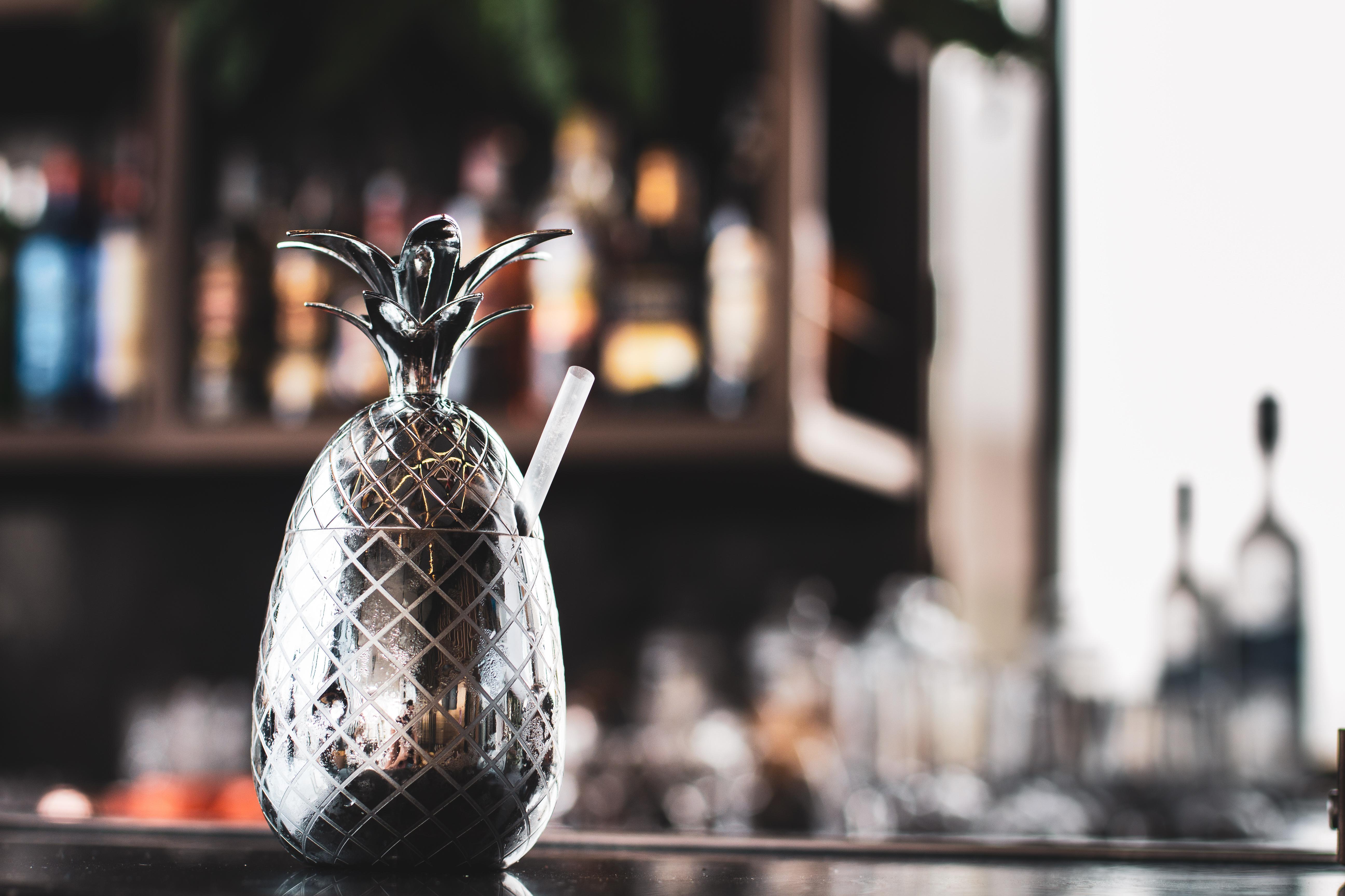 Vp Plaza Espana Design Madrid Esterno foto A pineapple cocktail glass