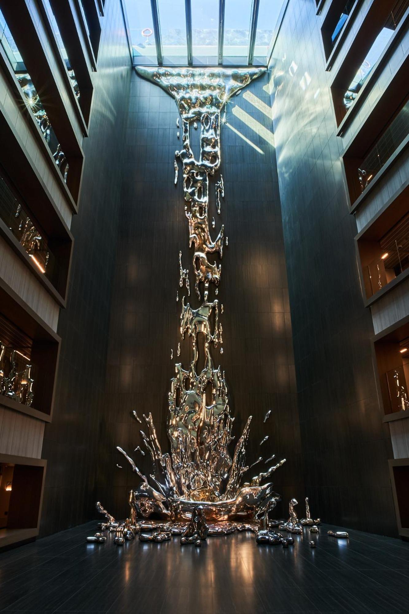 Vp Plaza Espana Design Madrid Esterno foto The fountain at the entrance of the hotel